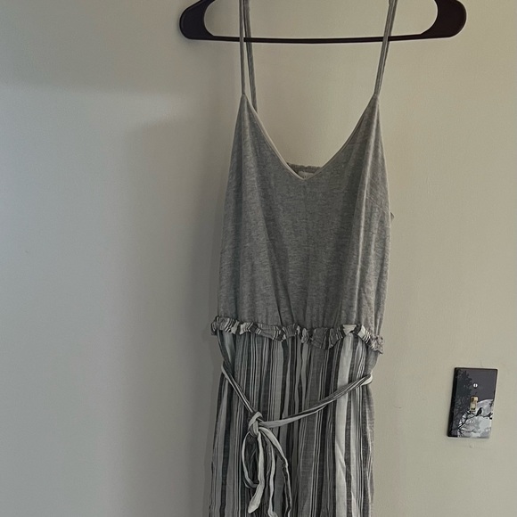 Womens all wear gray and white romper, size medium, adjustable strap, comfy - Picture 2 of 4